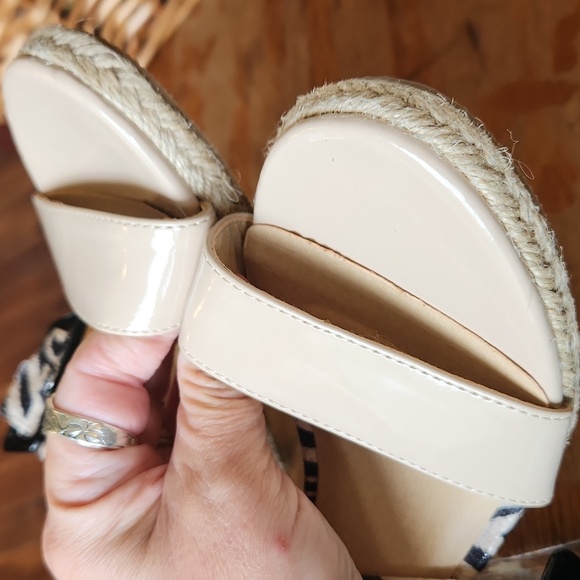 CL by Laundry Taylor Zebra Slide wedge heel Patten Leather Sz 7.5 - Picture 14 of 15